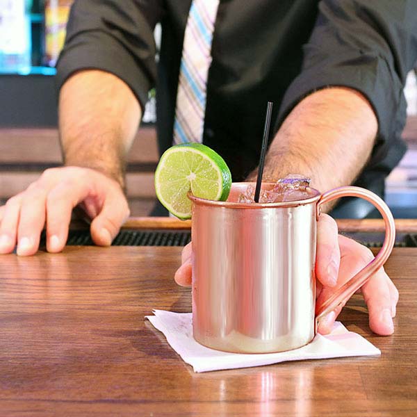 Make delicious Moscow Mules like this at home!