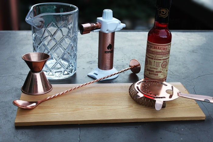 https://barproducts.com/cdn/shop/products/smoked-old-fashioned-kit-craft-cocktail-6_700x467.jpg?v=1578591232